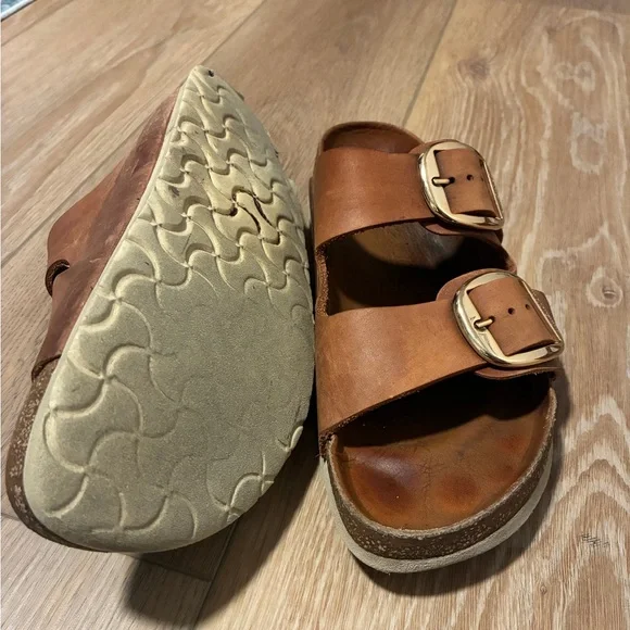 Birkenstock Tan Leather Sandals with Gold Buckles - Picture 5 of 10